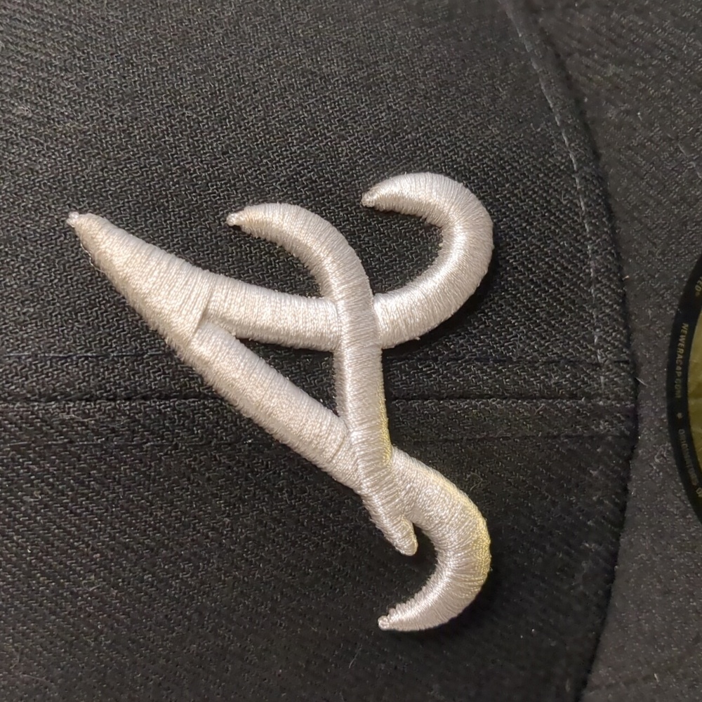 New Era Black Cap with White Embroidered Logo - Picture 10 of 16
